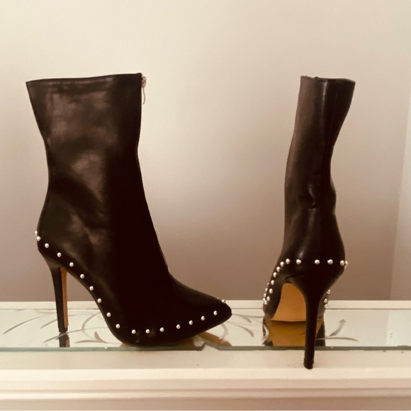 NWT Black pointed toe booty with silver stud edging, stiletto heels - Picture 4 of 7
